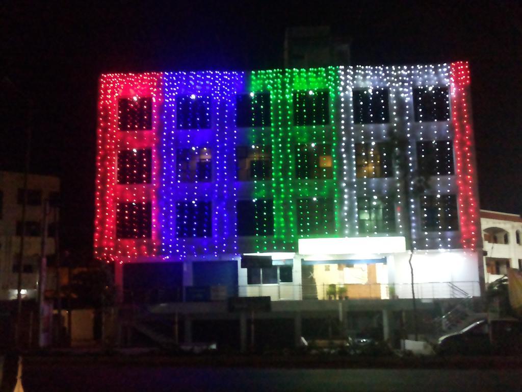 Hotel Neem Tree Hyderabad Airport 샴샤바드 외부 사진