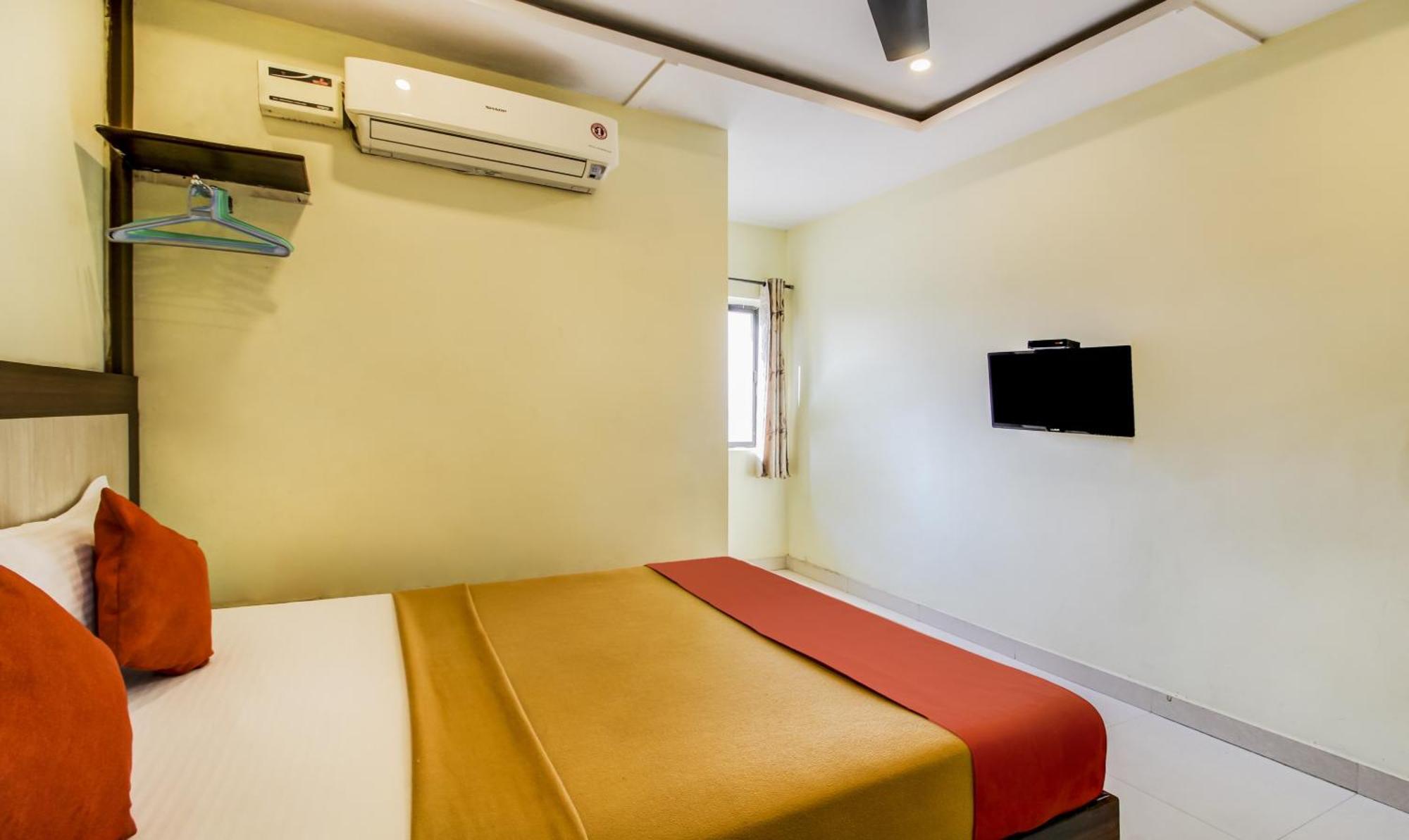 Hotel Neem Tree Hyderabad Airport 샴샤바드 외부 사진
