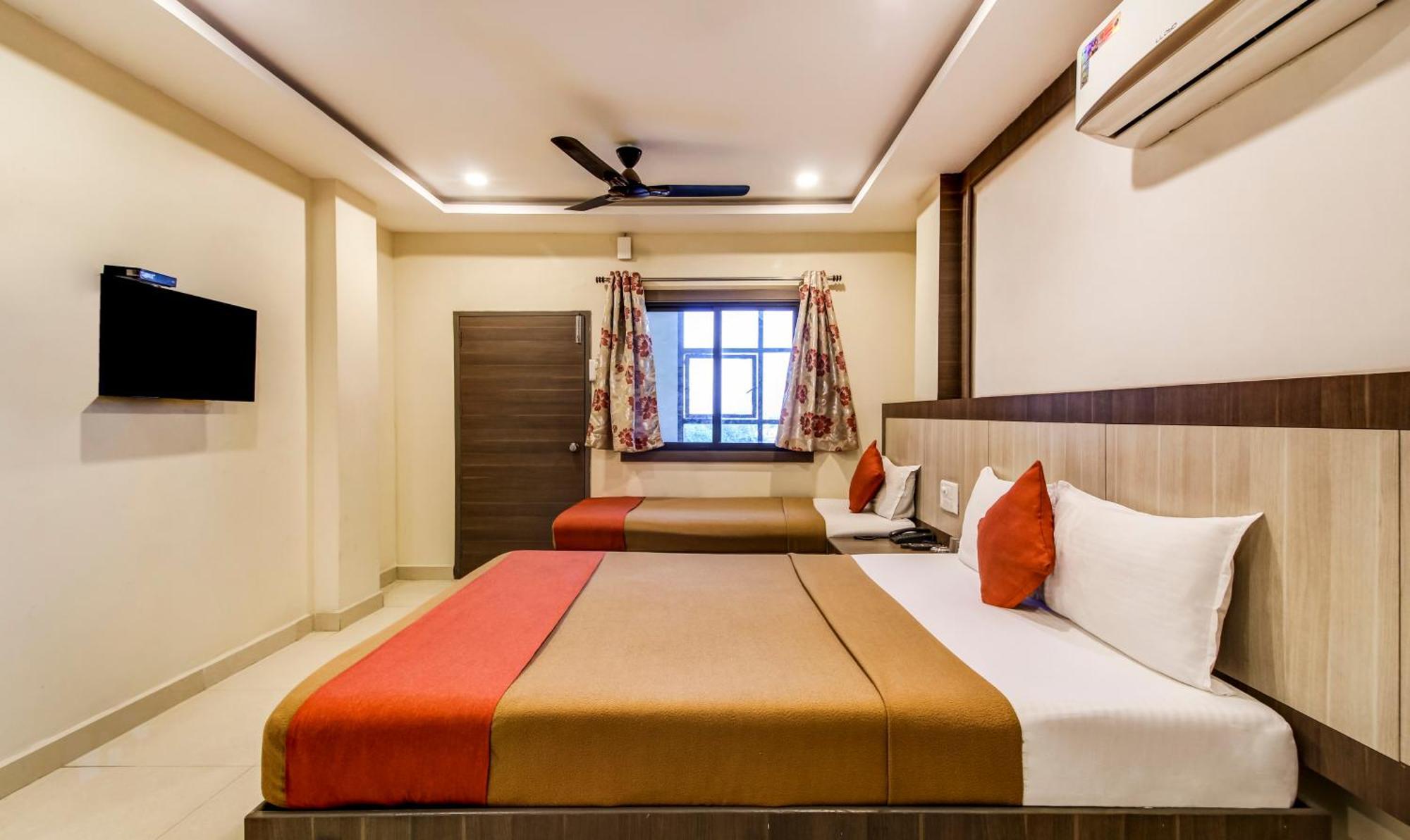 Hotel Neem Tree Hyderabad Airport 샴샤바드 외부 사진