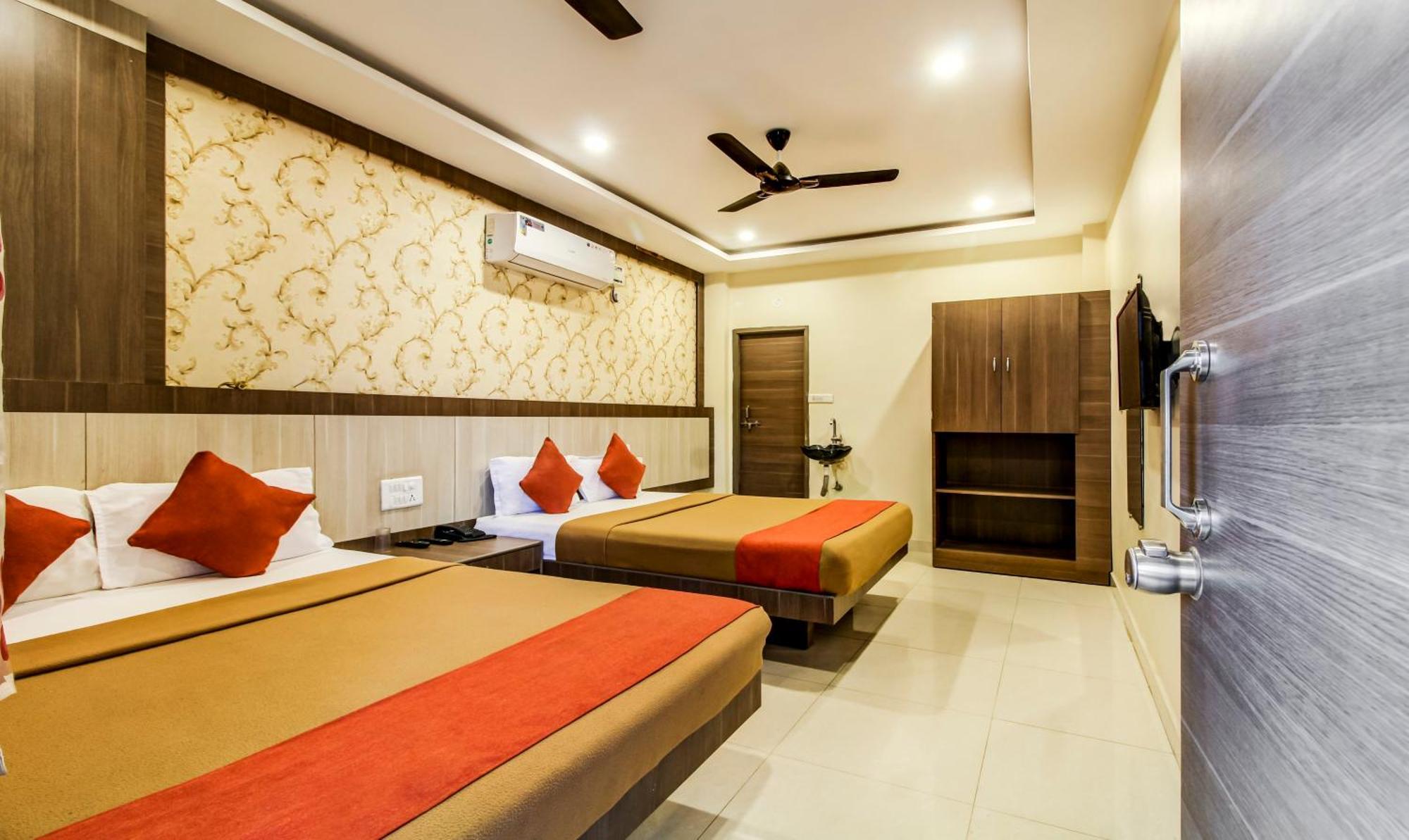 Hotel Neem Tree Hyderabad Airport 샴샤바드 외부 사진