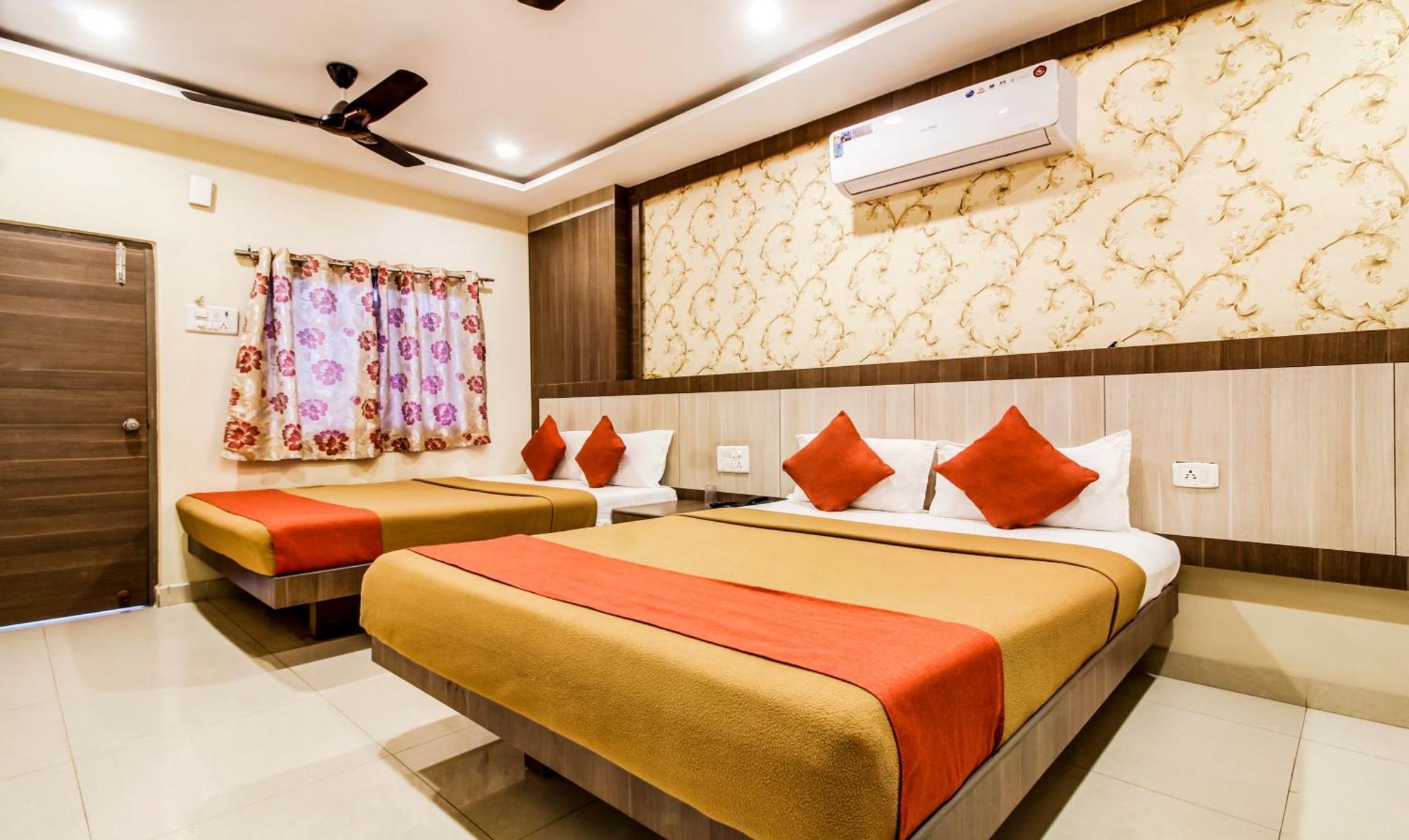 Hotel Neem Tree Hyderabad Airport 샴샤바드 외부 사진