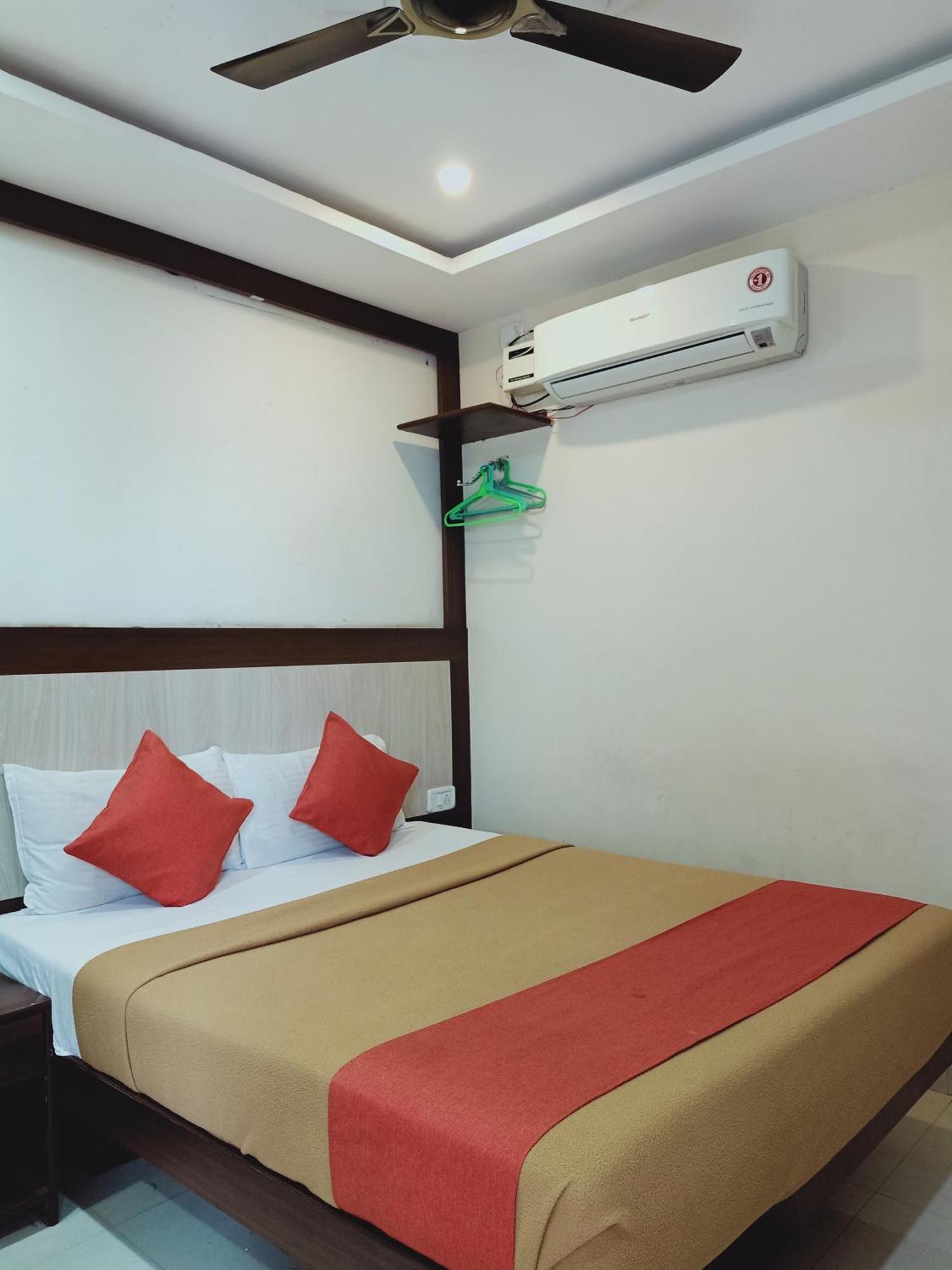 Hotel Neem Tree Hyderabad Airport 샴샤바드 외부 사진