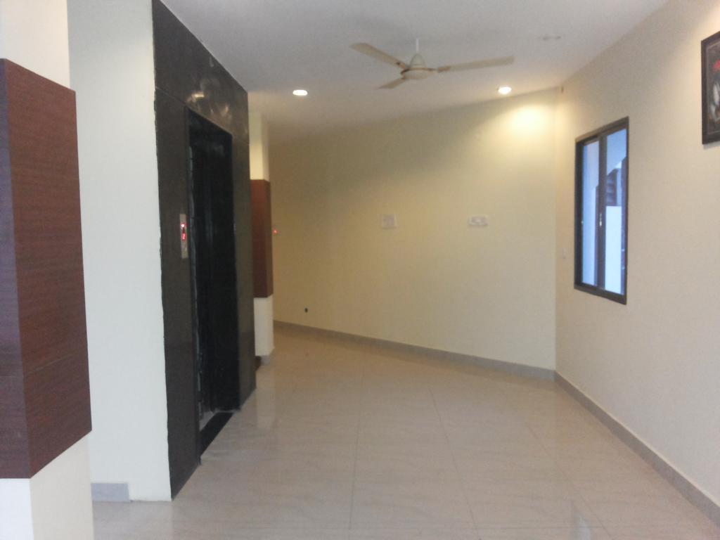 Hotel Neem Tree Hyderabad Airport 샴샤바드 외부 사진